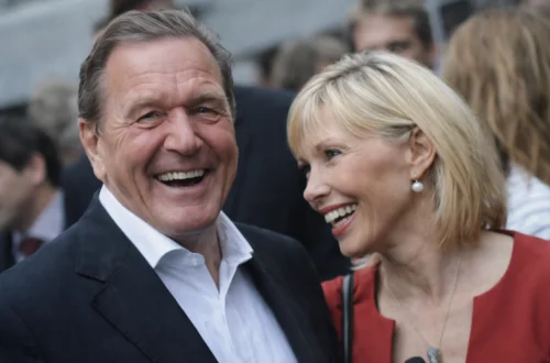 was ist mit dem rechten ohr von alice weidel